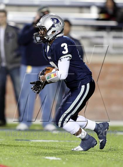 Thumbnail 2 in Paris vs. Kaufman (UIL 3A Division 1 Bi-District Playoff) photogallery.