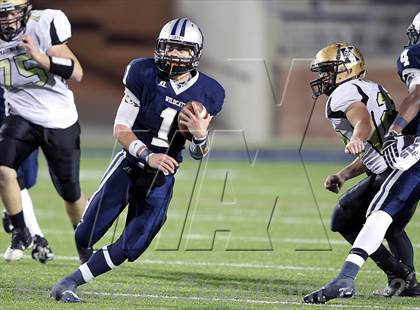 Thumbnail 1 in Paris vs. Kaufman (UIL 3A Division 1 Bi-District Playoff) photogallery.