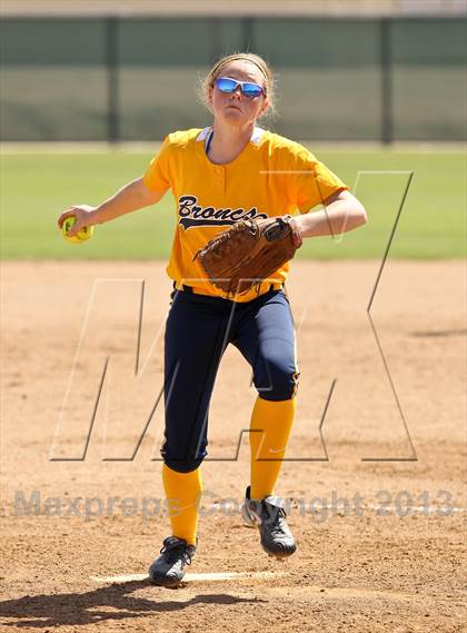 Thumbnail 1 in Kern Valley vs Tulare Western (Mira Monte Invitational) photogallery.