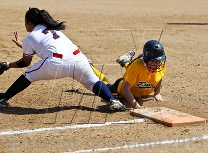 Thumbnail 2 in Kern Valley vs Tulare Western (Mira Monte Invitational) photogallery.