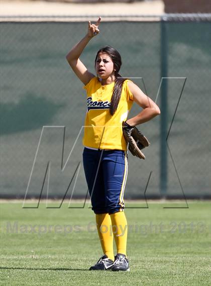 Thumbnail 2 in Kern Valley vs Tulare Western (Mira Monte Invitational) photogallery.