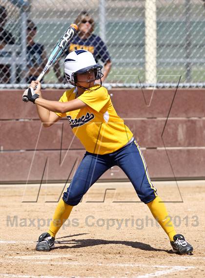 Thumbnail 3 in Kern Valley vs Tulare Western (Mira Monte Invitational) photogallery.