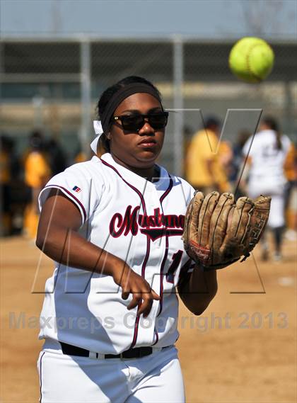 Thumbnail 1 in Kern Valley vs Tulare Western (Mira Monte Invitational) photogallery.