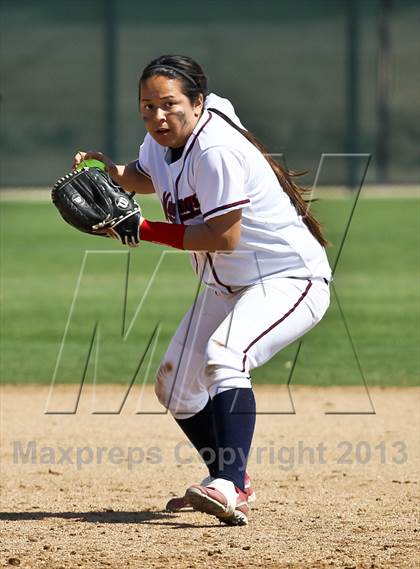 Thumbnail 2 in Kern Valley vs Tulare Western (Mira Monte Invitational) photogallery.