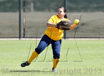 Thumbnail 2 in Kern Valley vs Tulare Western (Mira Monte Invitational) photogallery.