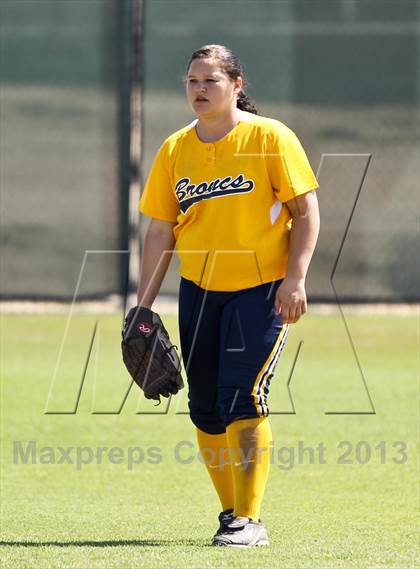 Thumbnail 2 in Kern Valley vs Tulare Western (Mira Monte Invitational) photogallery.