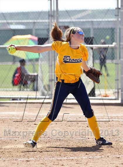 Thumbnail 2 in Kern Valley vs Tulare Western (Mira Monte Invitational) photogallery.