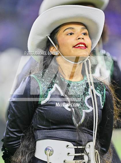 Thumbnail 1 in Huntsville vs. Port Neches-Groves (UIL Football 5A D2 Region 3 Quarterfinal) photogallery.