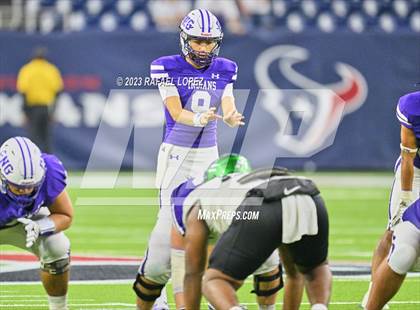 Thumbnail 1 in Huntsville vs. Port Neches-Groves (UIL Football 5A D2 Region 3 Quarterfinal) photogallery.