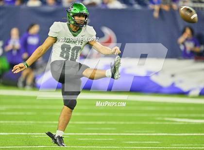 Thumbnail 1 in Huntsville vs. Port Neches-Groves (UIL Football 5A D2 Region 3 Quarterfinal) photogallery.