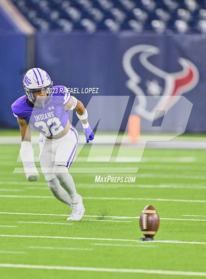 Thumbnail 1 in Huntsville vs. Port Neches-Groves (UIL Football 5A D2 Region 3 Quarterfinal) photogallery.