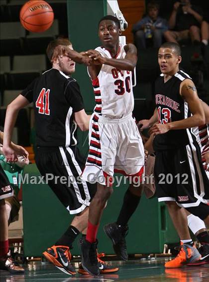 Thumbnail 2 in OTC Middle College vs. Tuckahoe (NYSPHSAA Class C Final) photogallery.