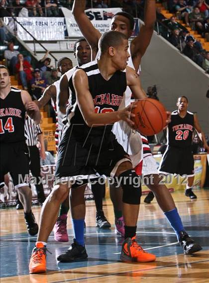 Thumbnail 2 in OTC Middle College vs. Tuckahoe (NYSPHSAA Class C Final) photogallery.