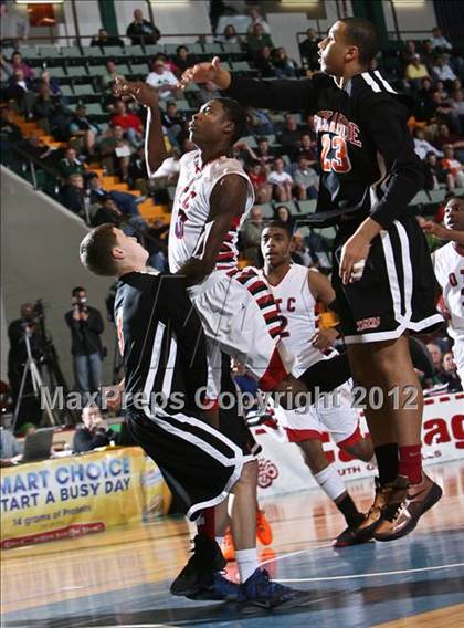 Thumbnail 1 in OTC Middle College vs. Tuckahoe (NYSPHSAA Class C Final) photogallery.