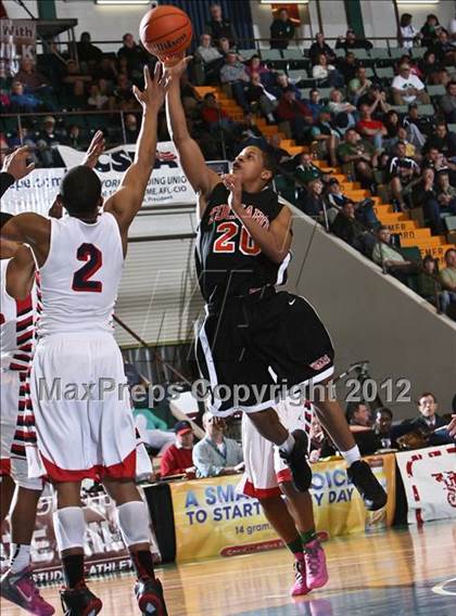 Thumbnail 1 in OTC Middle College vs. Tuckahoe (NYSPHSAA Class C Final) photogallery.