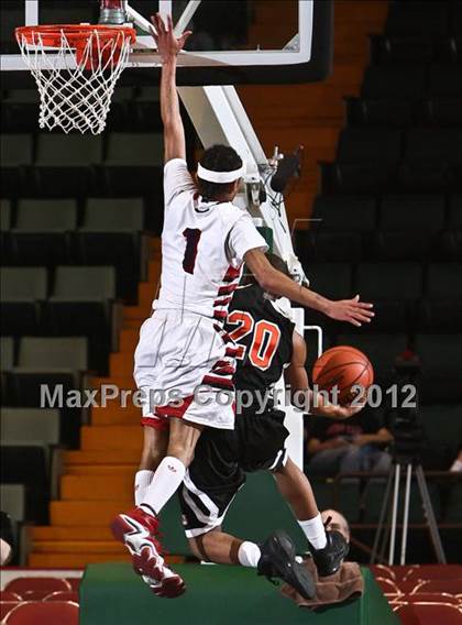 Thumbnail 1 in OTC Middle College vs. Tuckahoe (NYSPHSAA Class C Final) photogallery.