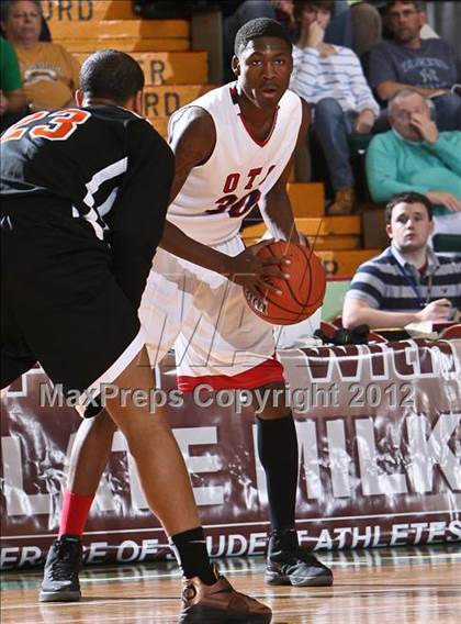 Thumbnail 1 in OTC Middle College vs. Tuckahoe (NYSPHSAA Class C Final) photogallery.