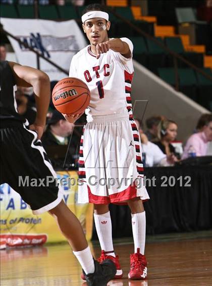 Thumbnail 3 in OTC Middle College vs. Tuckahoe (NYSPHSAA Class C Final) photogallery.