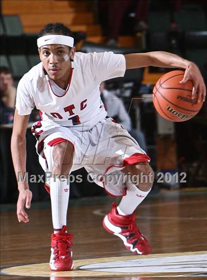 Thumbnail 3 in OTC Middle College vs. Tuckahoe (NYSPHSAA Class C Final) photogallery.