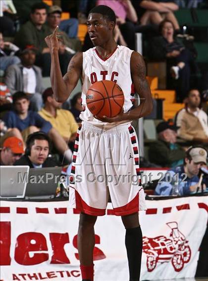 Thumbnail 3 in OTC Middle College vs. Tuckahoe (NYSPHSAA Class C Final) photogallery.