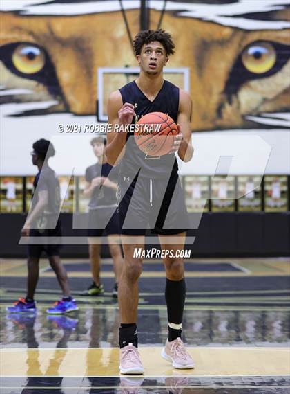 Thumbnail 3 in Kaufman vs Forney (Kaufman Tournament) photogallery.