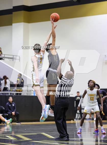 Thumbnail 2 in Kaufman vs Forney (Kaufman Tournament) photogallery.