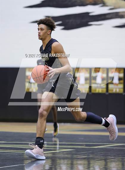 Thumbnail 3 in Kaufman vs Forney (Kaufman Tournament) photogallery.