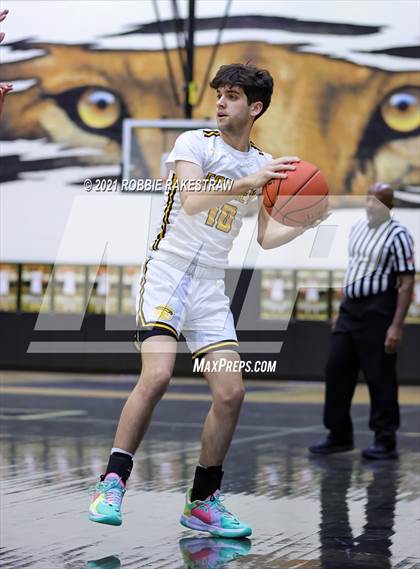 Thumbnail 2 in Kaufman vs Forney (Kaufman Tournament) photogallery.