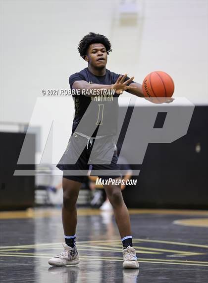 Thumbnail 1 in Kaufman vs Forney (Kaufman Tournament) photogallery.