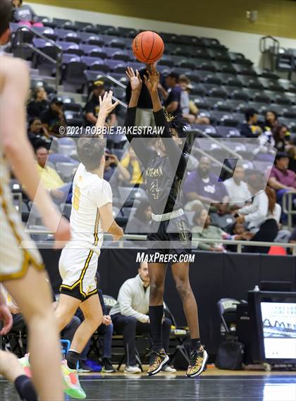Thumbnail 2 in Kaufman vs Forney (Kaufman Tournament) photogallery.