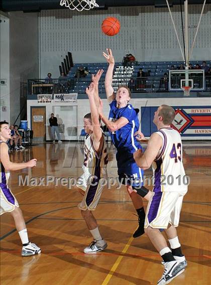 Thumbnail 2 in Williamsville vs Newark (Riverton Shootout) photogallery.