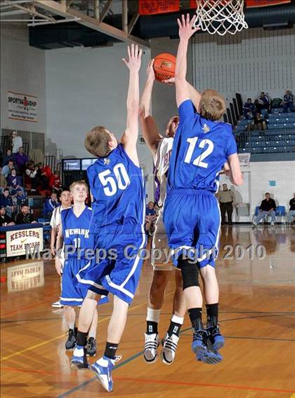 Thumbnail 2 in Williamsville vs Newark (Riverton Shootout) photogallery.