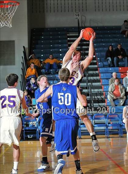 Thumbnail 1 in Williamsville vs Newark (Riverton Shootout) photogallery.