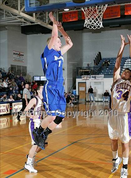 Thumbnail 2 in Williamsville vs Newark (Riverton Shootout) photogallery.