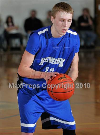Thumbnail 1 in Williamsville vs Newark (Riverton Shootout) photogallery.