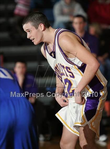 Thumbnail 2 in Williamsville vs Newark (Riverton Shootout) photogallery.