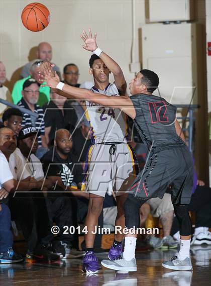 Thumbnail 2 in Montverde Academy vs. Wayne (City of Palms Classic) photogallery.