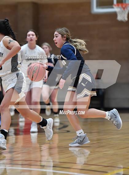 Thumbnail 1 in The Vanguard School vs. University (CHSAA 3A Final 4) photogallery.