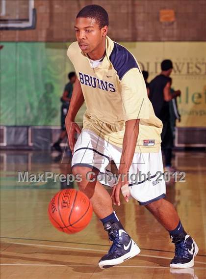 Thumbnail 2 in Elmont Memorial vs. Baldwin (Class AA Semifinal) photogallery.
