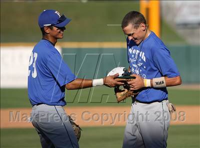Thumbnail 1 in Austin Area All-Star Game photogallery.