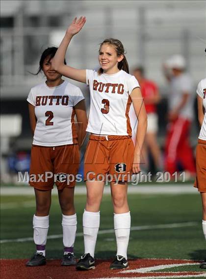 Thumbnail 1 in Hutto vs Hays (4A Region 4 Bi-District Playoffs) photogallery.