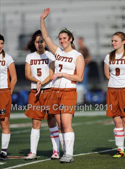 Thumbnail 1 in Hutto vs Hays (4A Region 4 Bi-District Playoffs) photogallery.