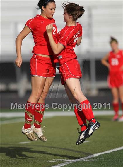 Thumbnail 3 in Hutto vs Hays (4A Region 4 Bi-District Playoffs) photogallery.