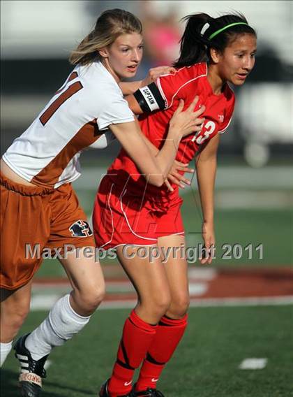Thumbnail 2 in Hutto vs Hays (4A Region 4 Bi-District Playoffs) photogallery.