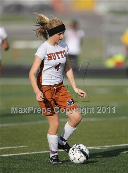 Thumbnail 2 in Hutto vs Hays (4A Region 4 Bi-District Playoffs) photogallery.