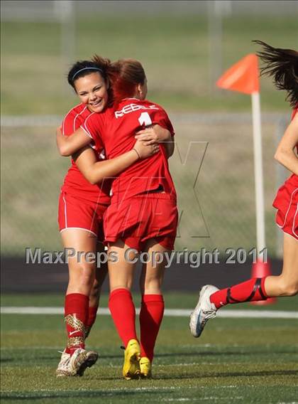 Thumbnail 2 in Hutto vs Hays (4A Region 4 Bi-District Playoffs) photogallery.