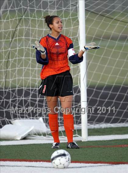 Thumbnail 1 in Hutto vs Hays (4A Region 4 Bi-District Playoffs) photogallery.