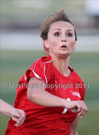 Thumbnail 2 in Hutto vs Hays (4A Region 4 Bi-District Playoffs) photogallery.