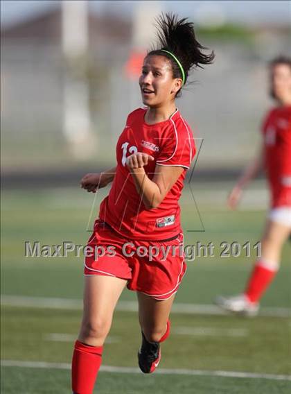 Thumbnail 3 in Hutto vs Hays (4A Region 4 Bi-District Playoffs) photogallery.