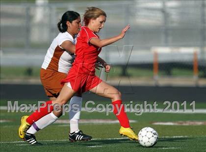 Thumbnail 1 in Hutto vs Hays (4A Region 4 Bi-District Playoffs) photogallery.
